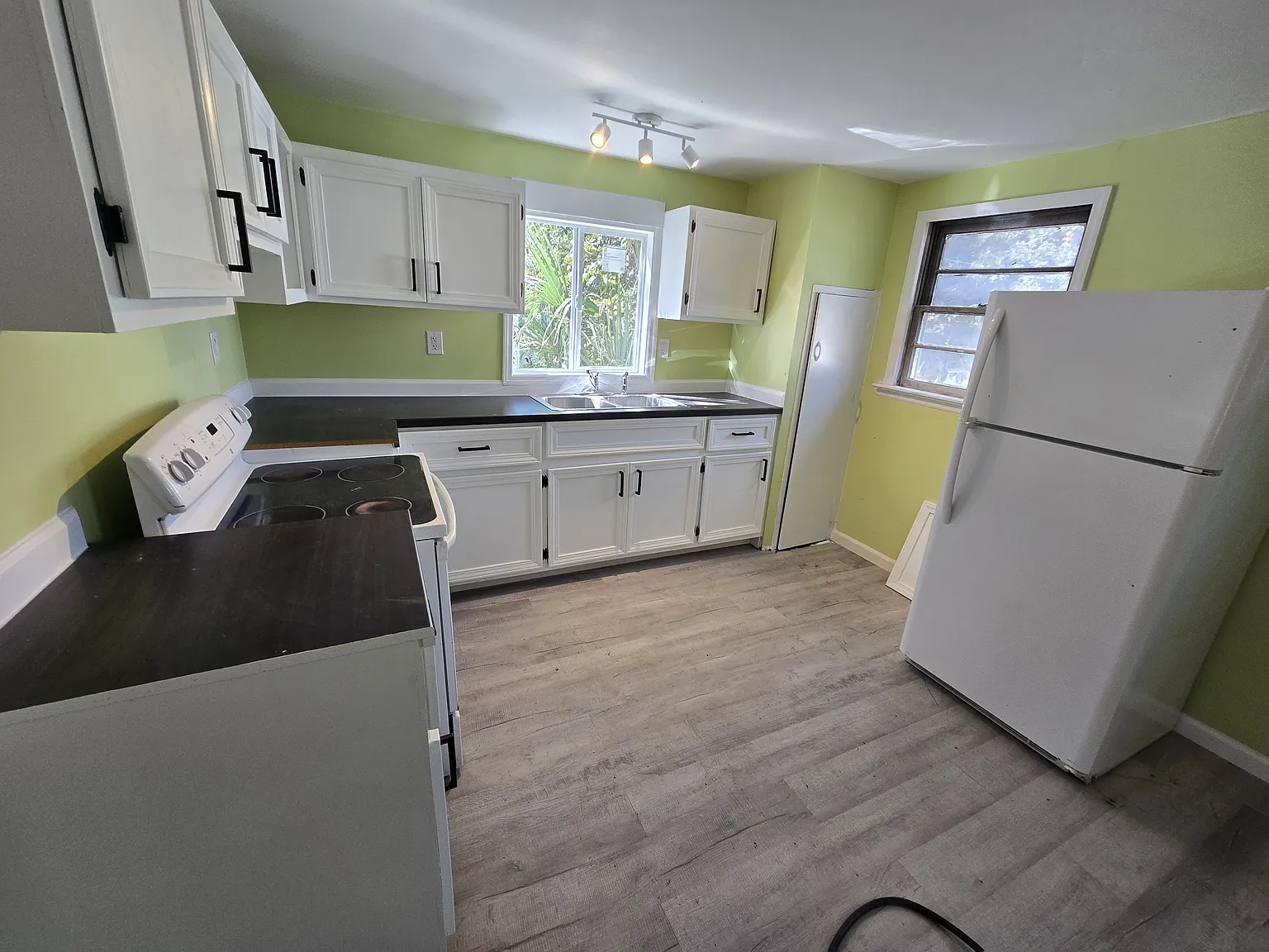 2 bed, 836 sqft, $700 — Photo 3