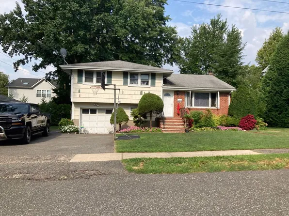 34 Clarke St, Dumont, NJ 07628