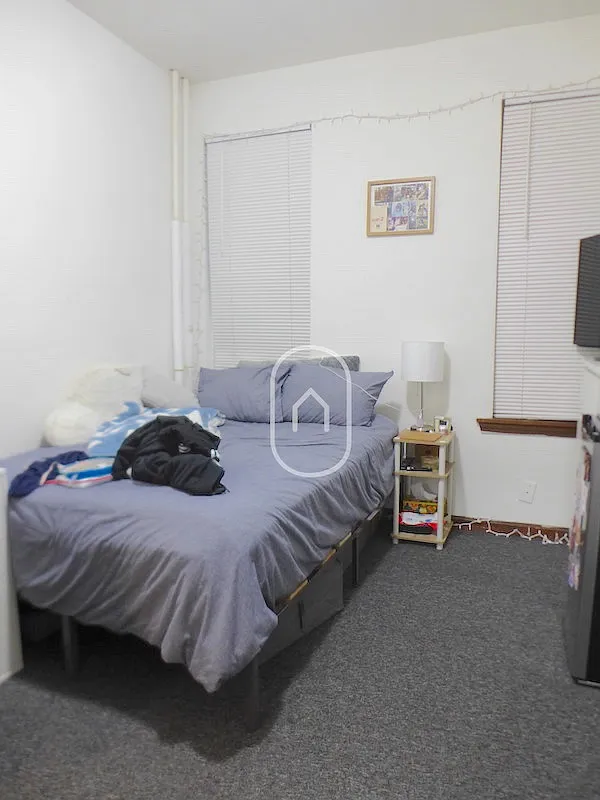 4 bed, 9999 sqft, $4,000 — Photo 4