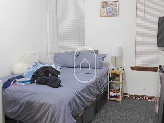4th image of 830 Huntington Ave