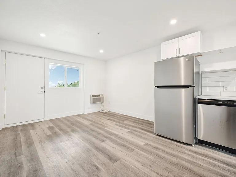 11800 E Colfax — Photo 53