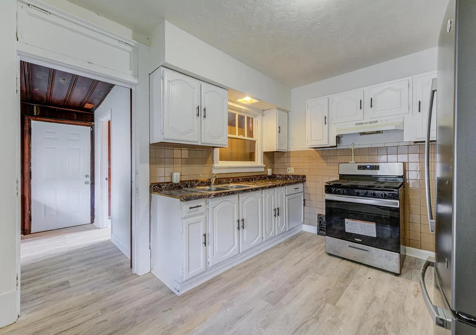 6997 Edison Ave — Photo 1