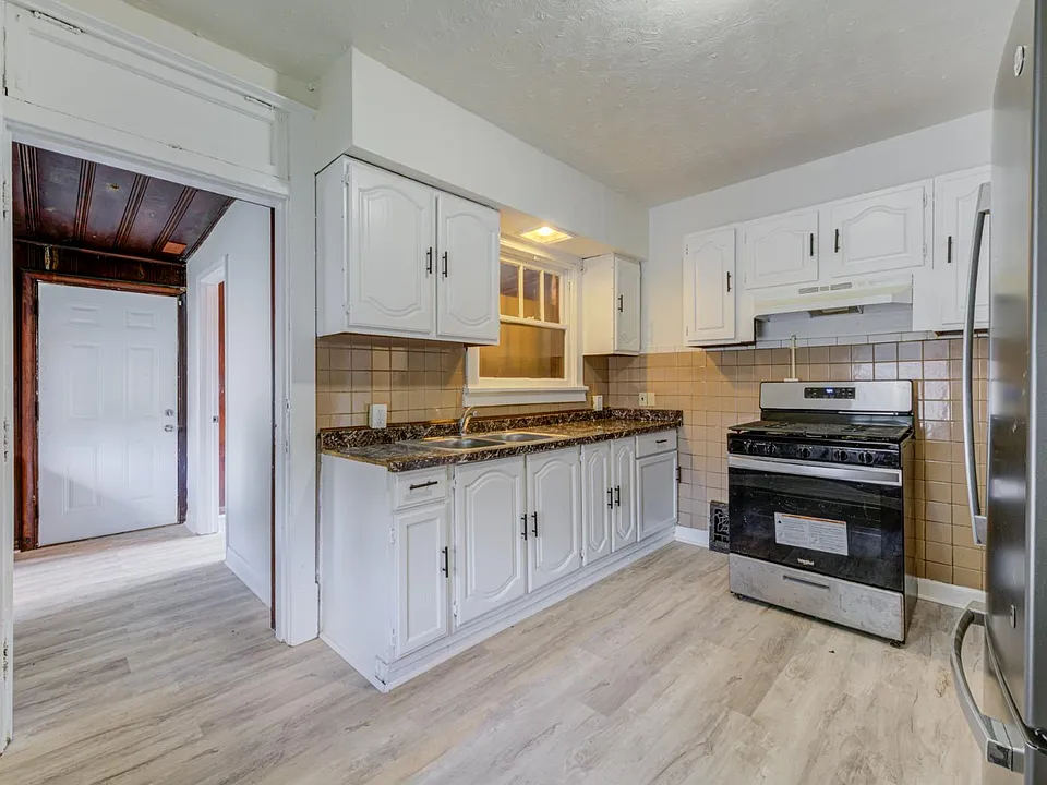 6997 Edison Ave