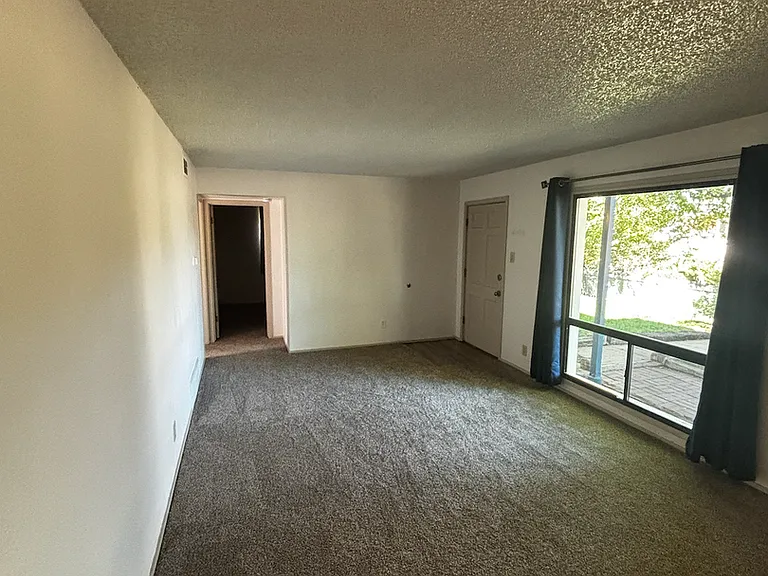 2500 Emilia St — Photo 4