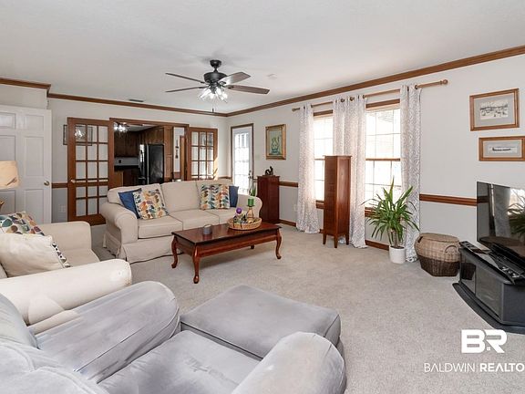 3rd image of 813 Regents Dr E