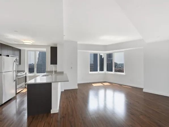 7 Dekalb Avenue image 1 of 8