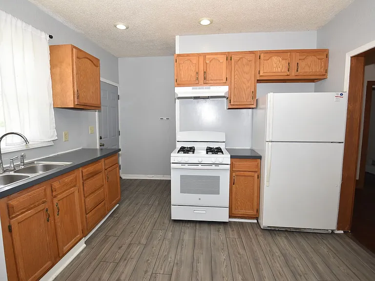 1327 Corby Blvd — Photo 9