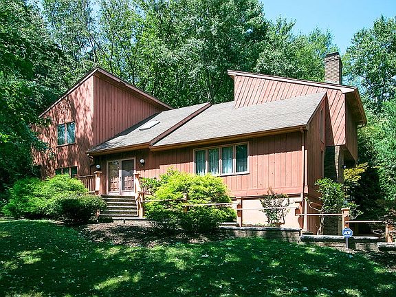 2nd image of 574 Scarangella Ct