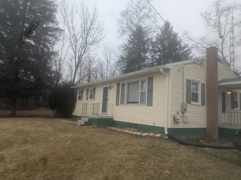 1195 Old Leetown Pike — Photo 2