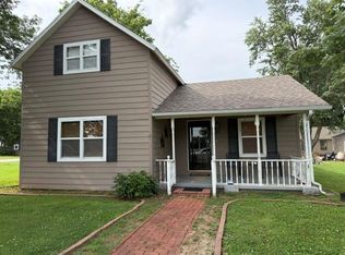 901 E 5th St, Altamont, KS 67330