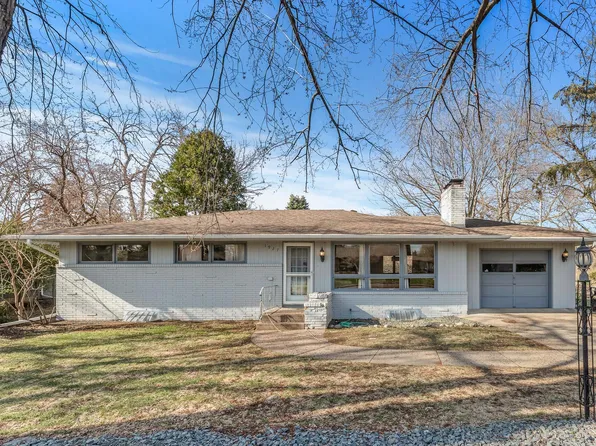 1927 Autumn St, Falcon Heights, MN 55113