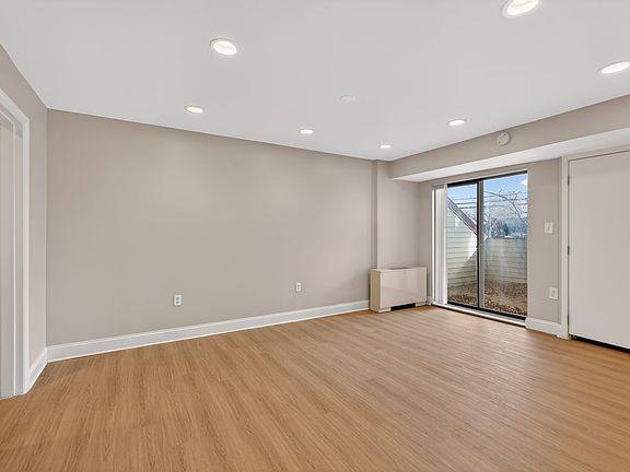 4th image of 10320 Westlake Dr APT 103E