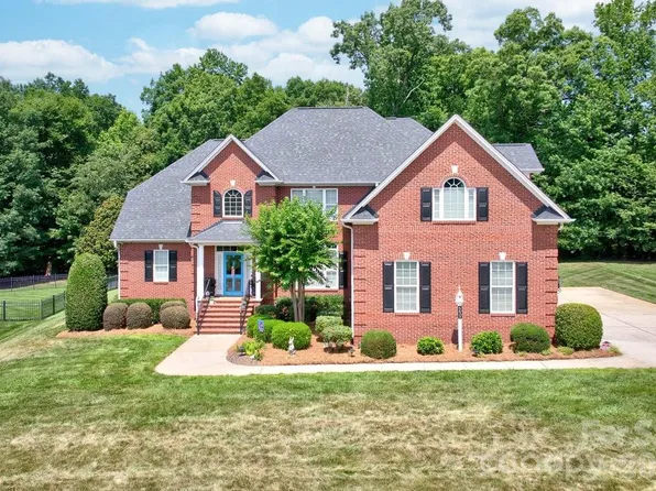 5633 Old Town Ln, Gastonia, NC 28056