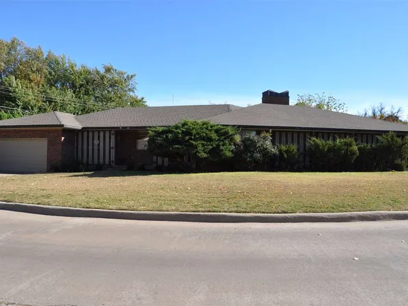 1604 Broadmoor Dr, Woodward, OK 73801