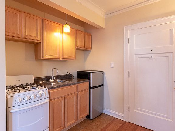 3rd image of 4546 N Damen Ave #D702