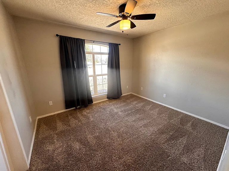 9701 Tapatio Dr NW — Photo 22