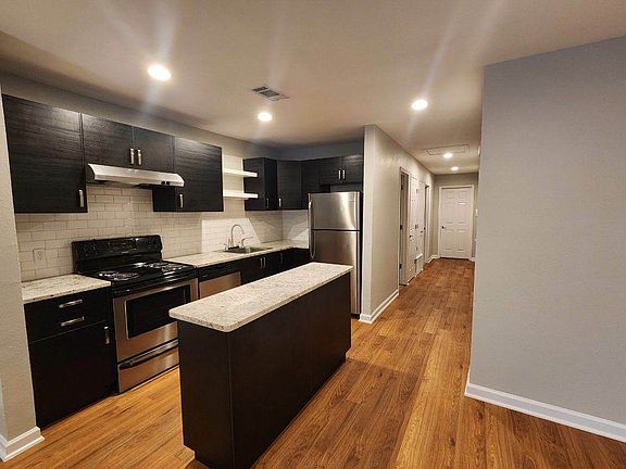 3rd image of 2504 Audubon Pl #A