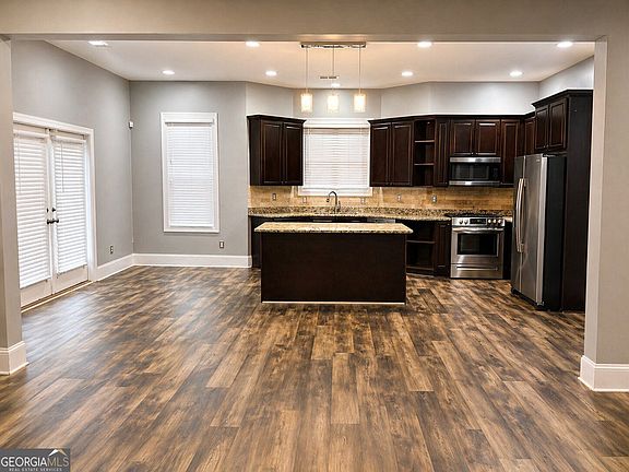 4th image of 125 Trustin Lake Dr