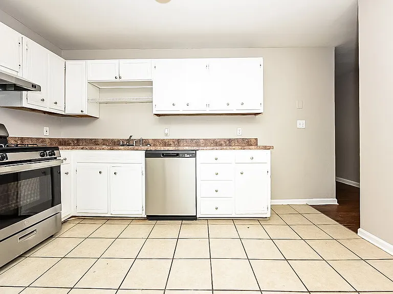 6637 Imperial Dr — Photo 5