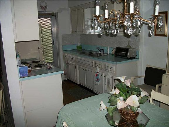 3rd image of 2344 NE 12th St APT B