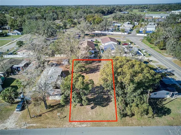 5549 5th St #4, Zephyrhills, FL 33542