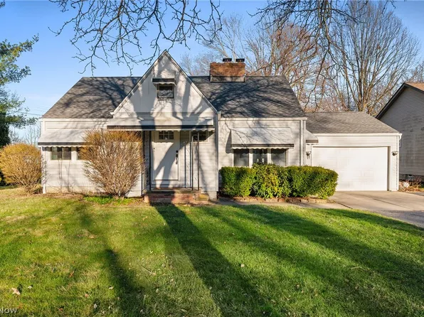 2809 Stark Dr, Willoughby Hills, OH 44094