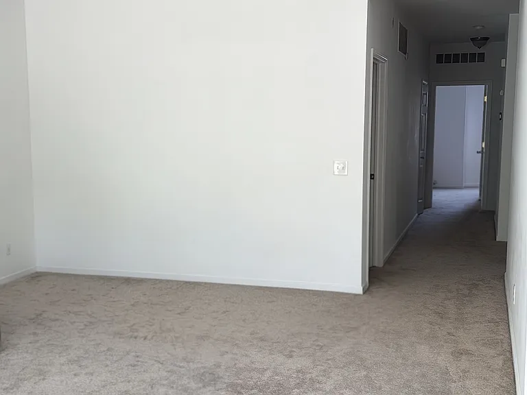 Living room - view towards the rooms
