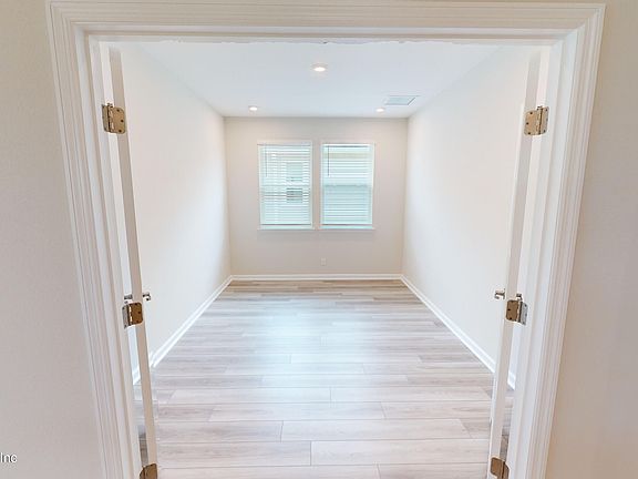 4th image of 3181 LAGO VISTA Drive