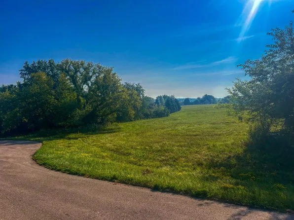 17-81 Clearwater Ct, Lanark, IL 61046