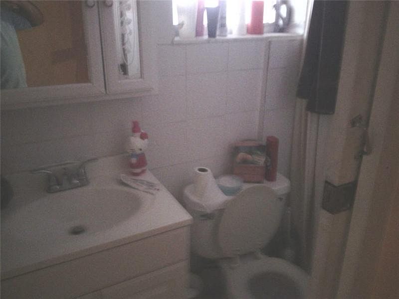 1st image of 2025 NE 164th St APT 217