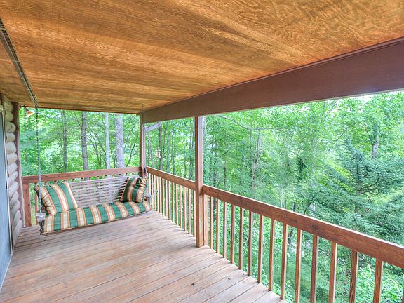 3rd image of 579 Willow Mountain Dr