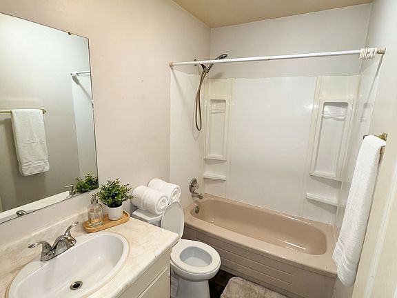 5th image of 45 King Ave W #10