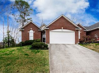 1307 Remington Grove Ln, Knoxville, TN 37909