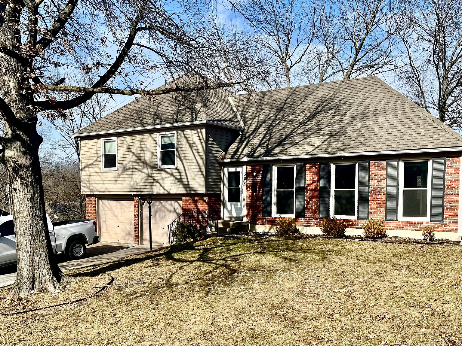 4 bed, 1900 sqft, $2,200 — Photo 1