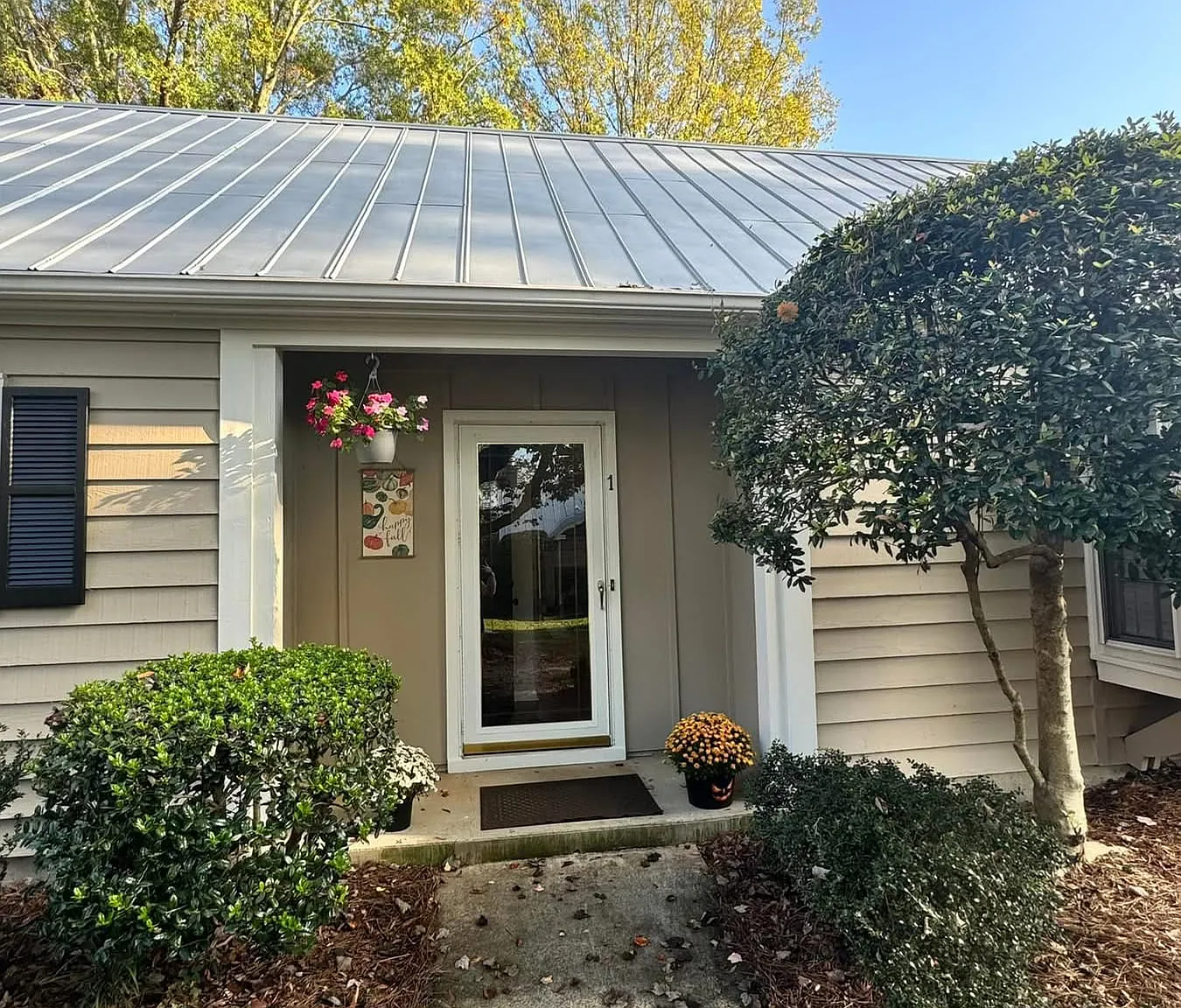 2 bed, 1100 sqft, $2,400 — Photo 1