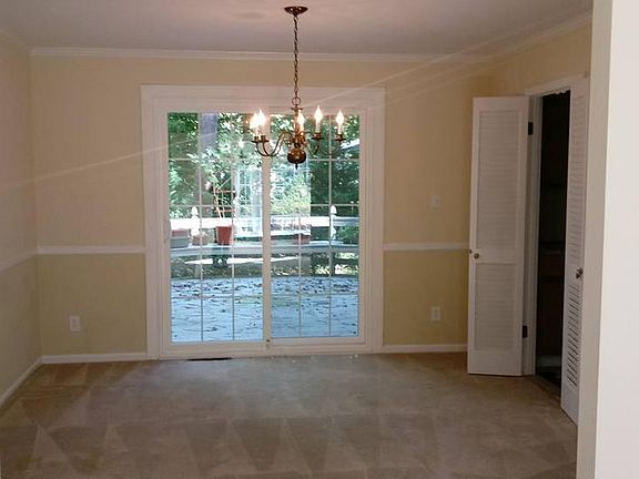 4th image of 29361 Woodridge Dr
