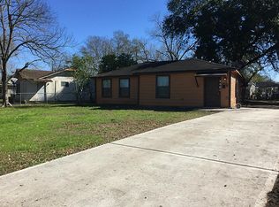 1218 Bernard St, Pasadena, TX 77506