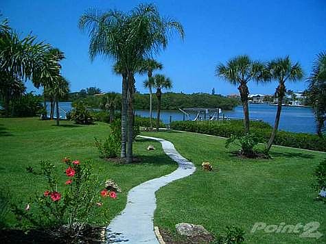 2nd image of 925 Bayshore Rd