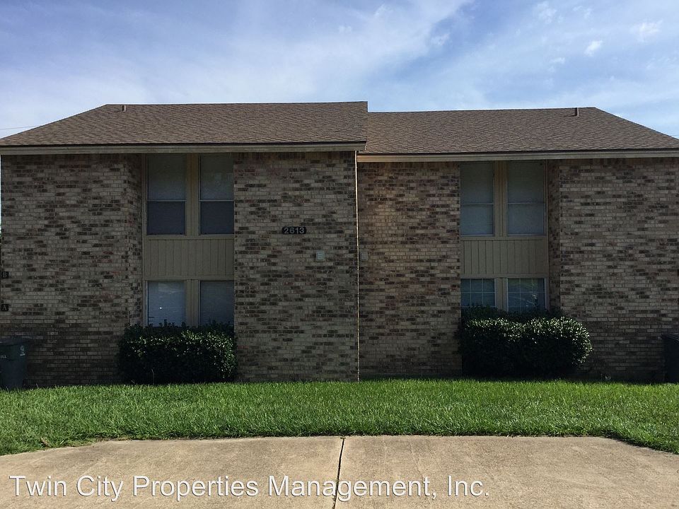 1st image of 2613A Pecan Knoll St