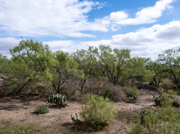 0 PR 2743, Moore, TX 78057