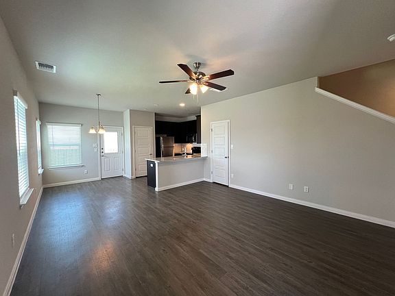 5th image of 3422 Lindsay Ln