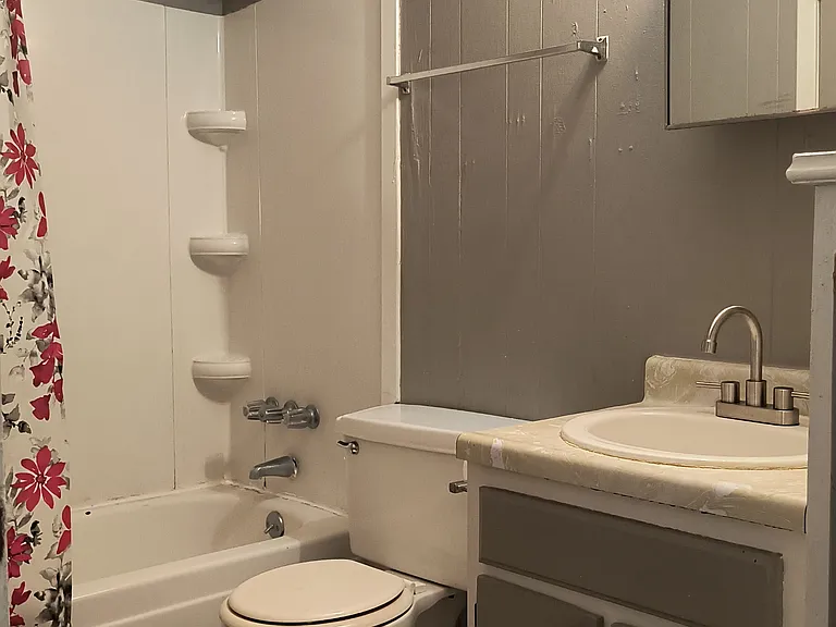 2108 Sidney St #1C — Photo 2