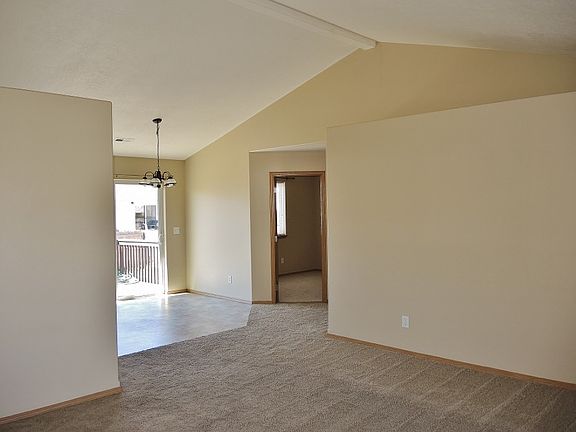 2nd image of 422 E Connie Ray Ave