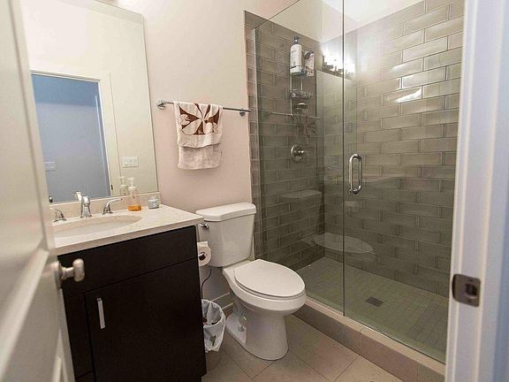 5th image of 755 W Buckingham Pl #2A