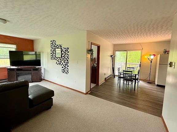 3rd image of 7588 Hurlbert Rd
