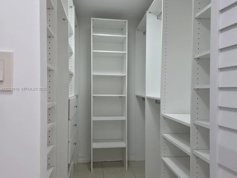 1 Glen Royal Pkwy #1202 — Photo 13