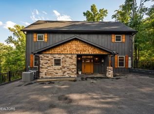 925 Cliff Branch Rd, Gatlinburg, TN 37738