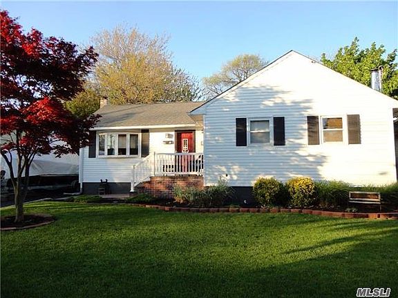 2nd image of 27 Tappan Ave
