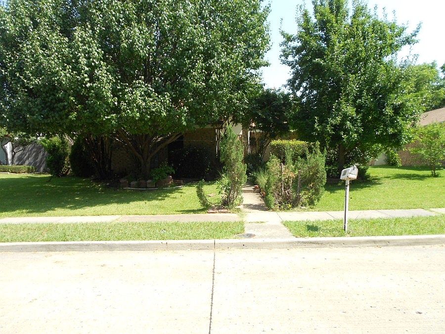 1st image of 629 Middle Cove Dr