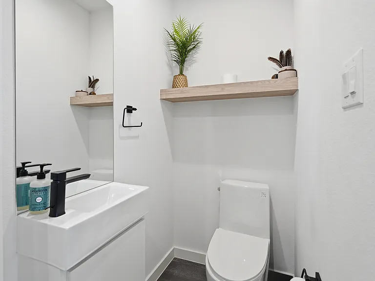 1525 Pecos St #102 — Photo 18